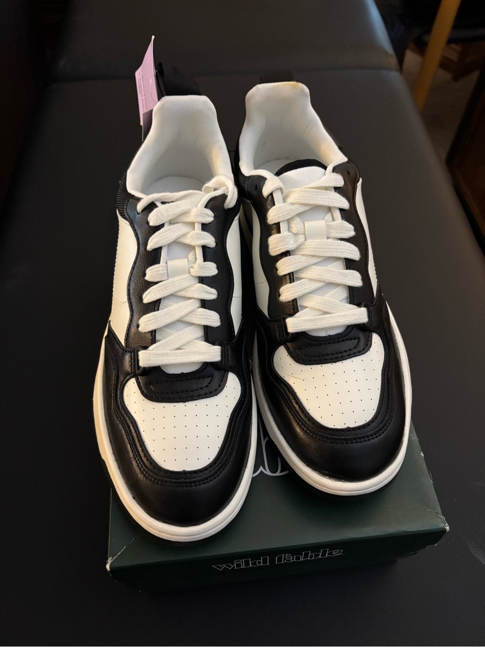 Women’s  Black & White Low-Top Sneakers with comfort sole.
Size 11